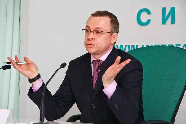 Первый заместитель губернатора Новосибирской области Юрий Федорович Пeтyxов биография