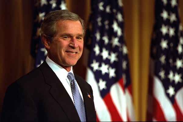 Джордж Буш младший (George Bush) краткая биография президента